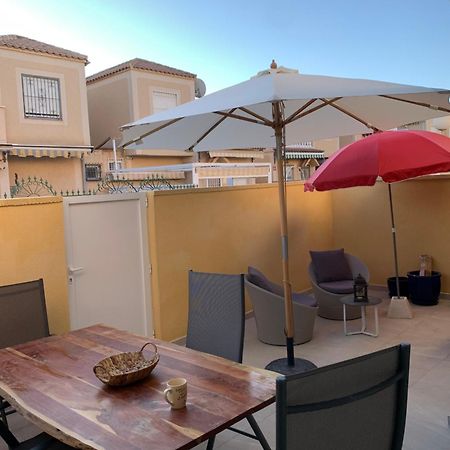 Holiday House Torrevieja Dış mekan fotoğraf